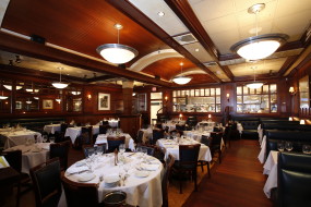 Atlantic Fish Company dining room